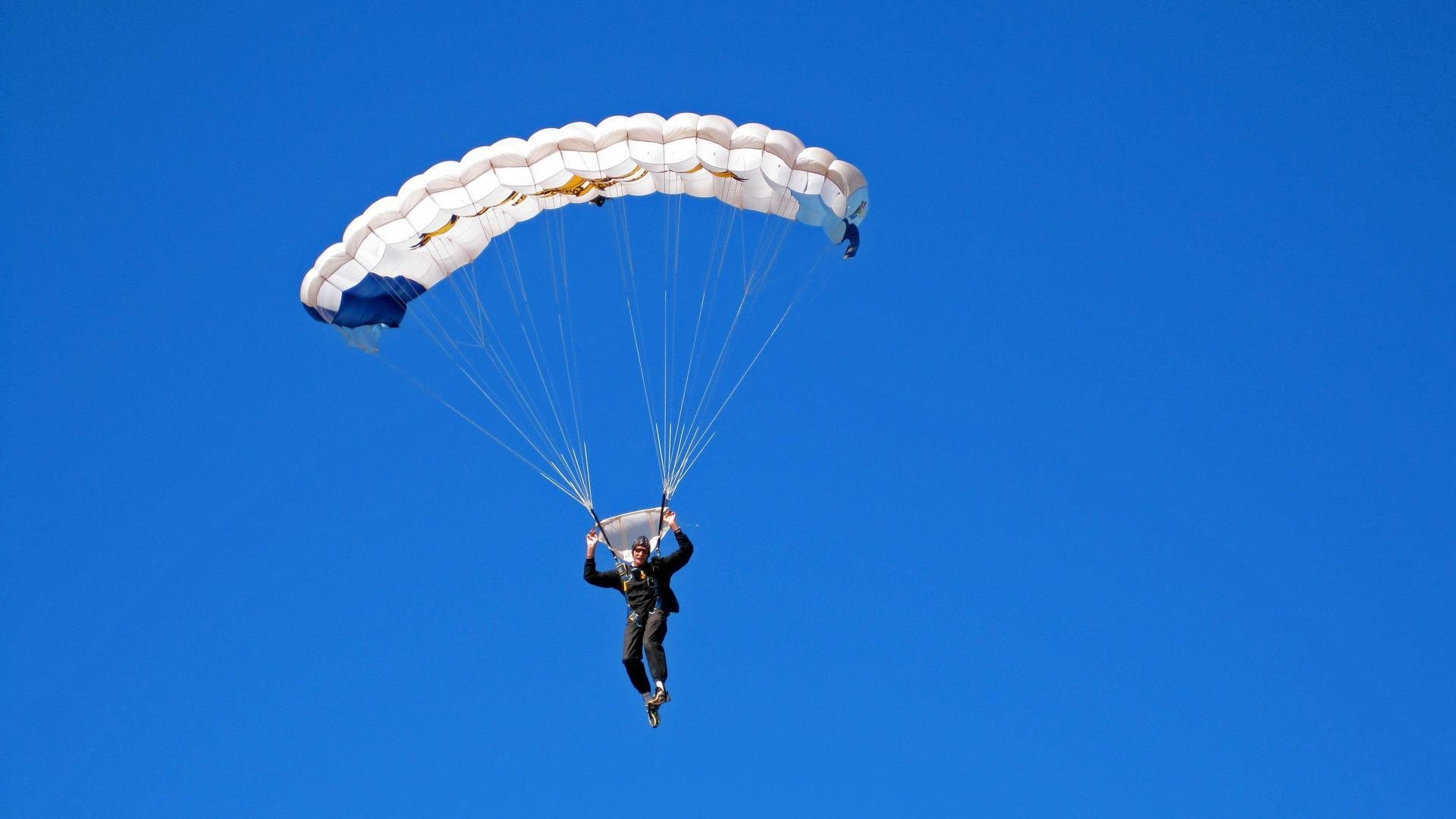 APEX英雄 战队备战国际赛事，apex英雄 比赛